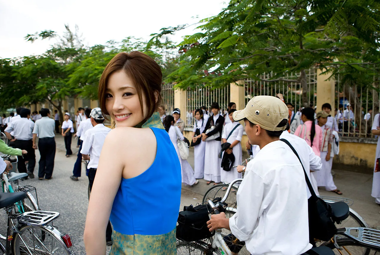 [Image.tv] Album ảnh "Kho báu châu Á - phiên bản đặc biệt" của Aya Ueto - 3